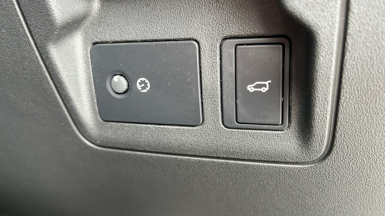 Land Rover Range Rover Velar 2.0 D200 MHEV Dynamic SE 5dr Auto Diesel Estate